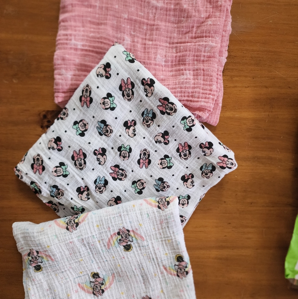 Aden + Anais Minnie swaddle blankets